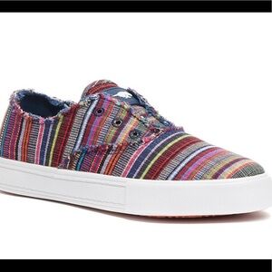 NIB Rocket Dog Navy and Pink stripe Afina slip on sneaker size 9